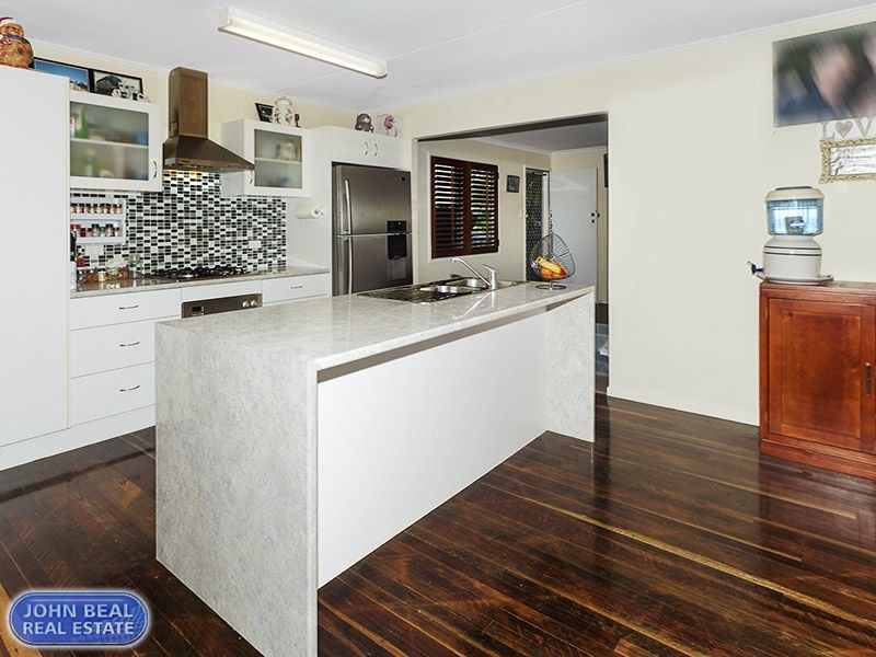 214 Scarborough Road, Scarborough QLD 4020