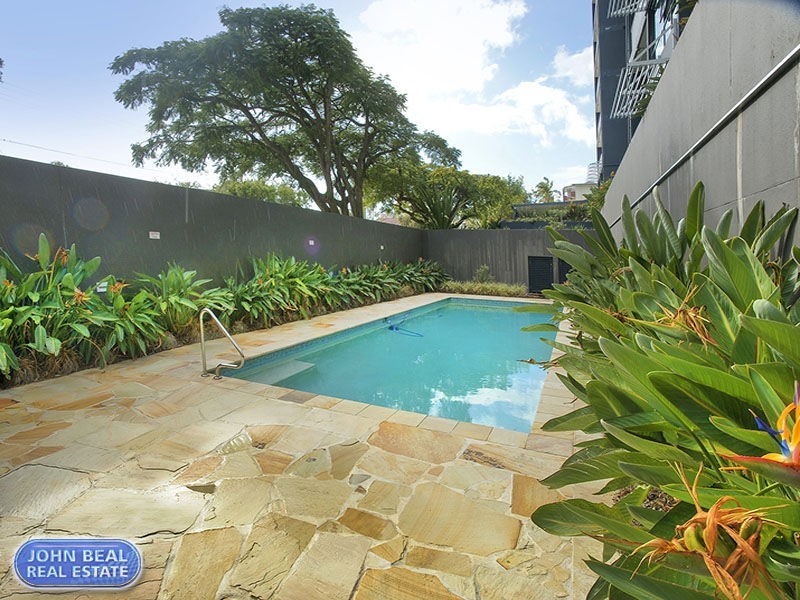 203/25 Dix Street, Redcliffe QLD 4020