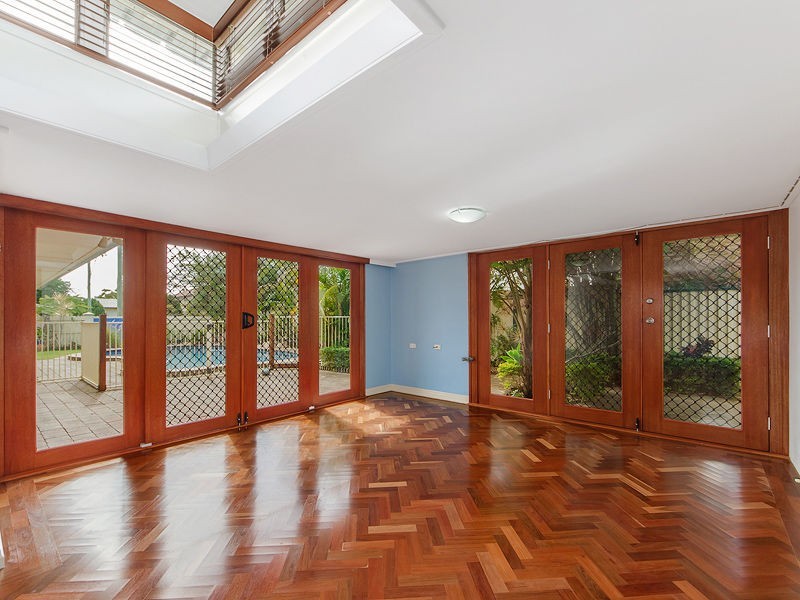 43 Griffith Road, Scarborough QLD 4020