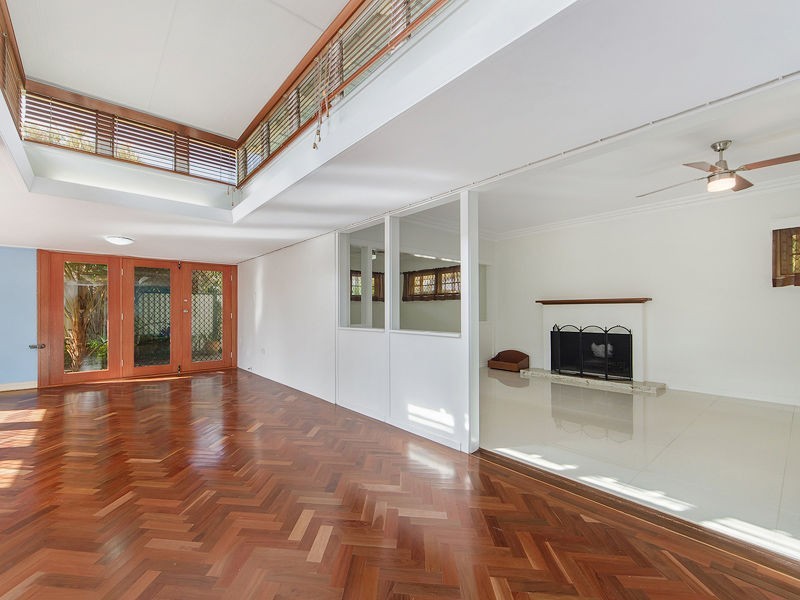 43 Griffith Road, Scarborough QLD 4020