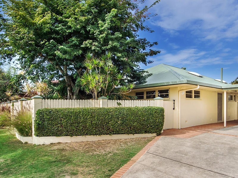 43 Griffith Road, Scarborough QLD 4020