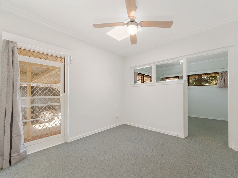 43 Griffith Road, Scarborough QLD 4020