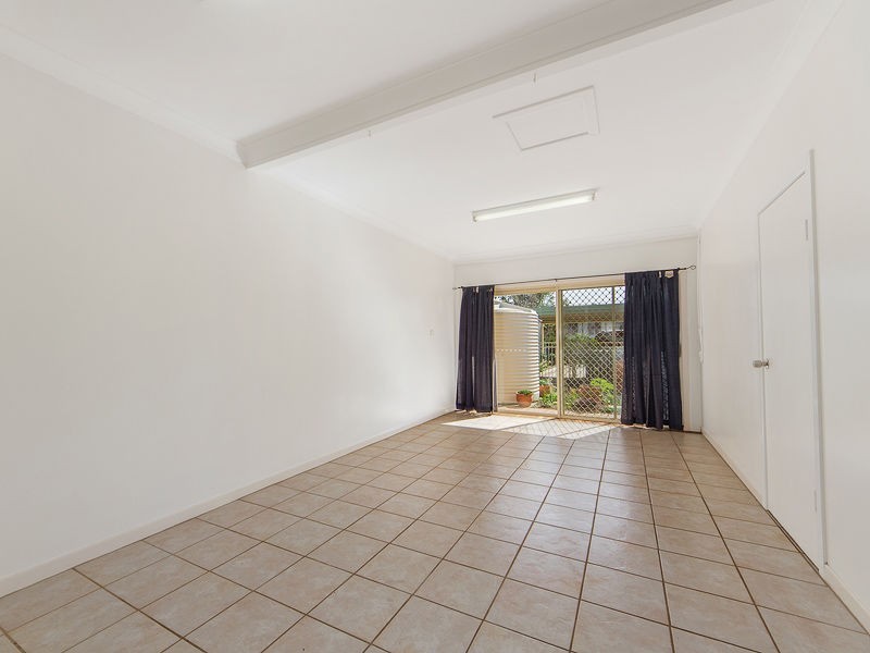 43 Griffith Road, Scarborough QLD 4020