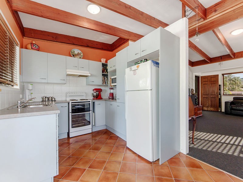 11 Jasmine Street, Strathpine QLD 4500
