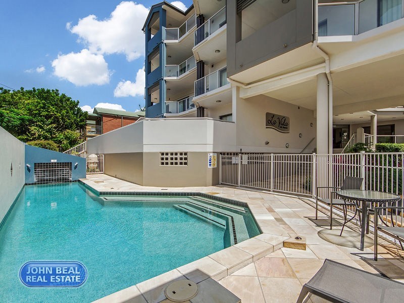 2/41 Anzac Avenue, Redcliffe QLD 4020