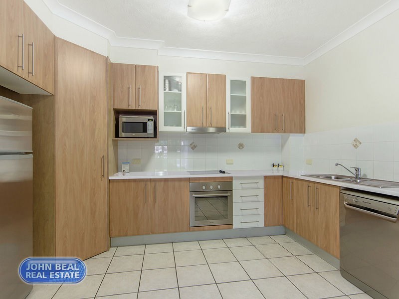 2/41 Anzac Avenue, Redcliffe QLD 4020