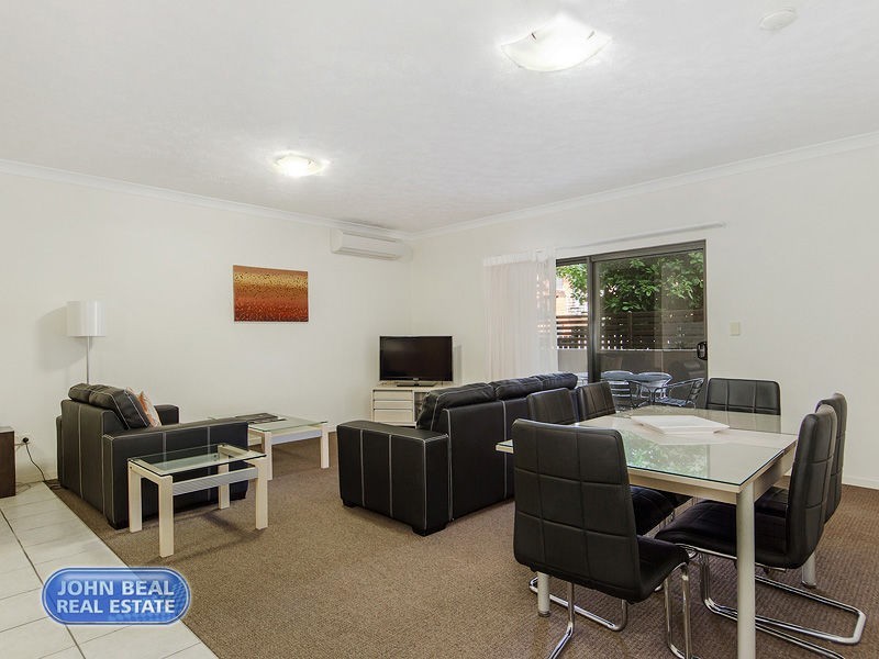 2/41 Anzac Avenue, Redcliffe QLD 4020