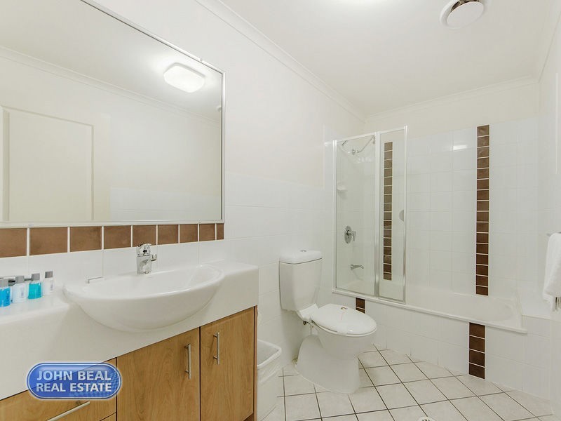 2/41 Anzac Avenue, Redcliffe QLD 4020