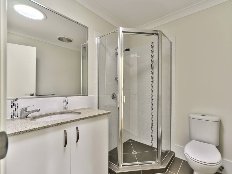 2/178 Prince Edward Parade, Scarborough QLD 4020