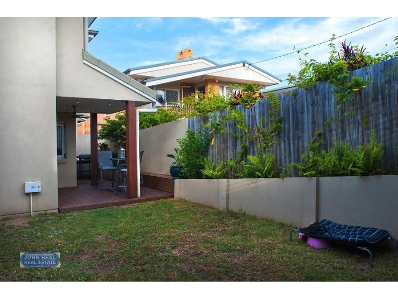 2/178 Prince Edward Parade, Scarborough QLD 4020