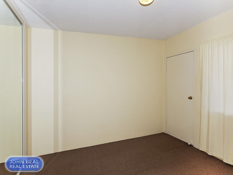 1/24 Silvyn Street, Redcliffe QLD 4020