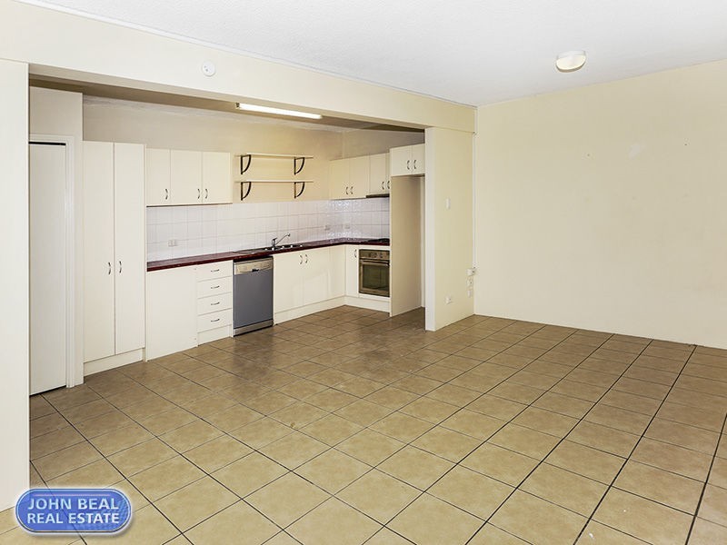 1/24 Silvyn Street, Redcliffe QLD 4020