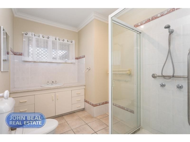 215 Scarborough Road, Scarborough QLD 4020