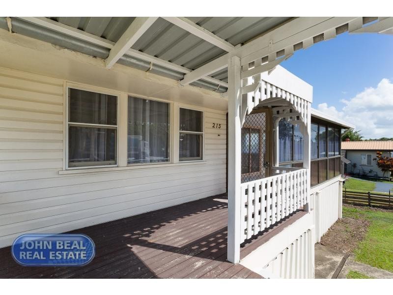 215 Scarborough Road, Scarborough QLD 4020