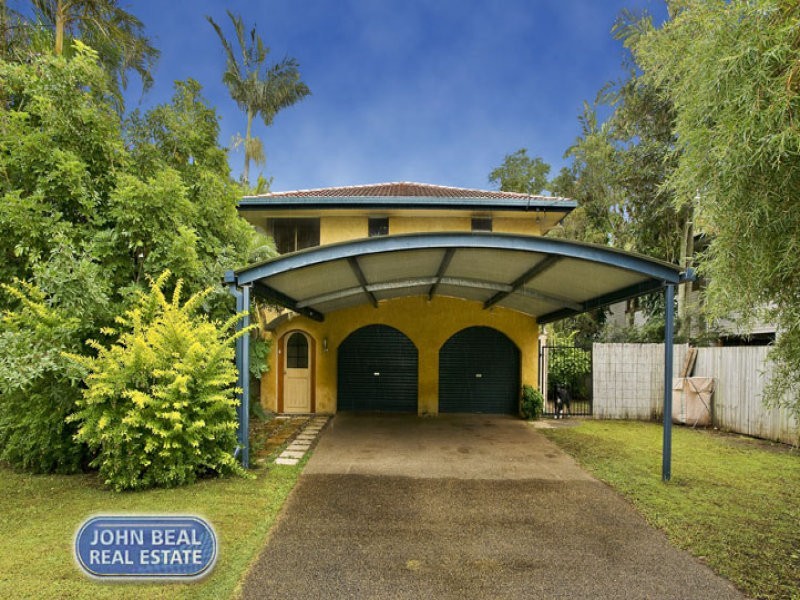45 Oyster Point Esplanade, Scarborough QLD 4020