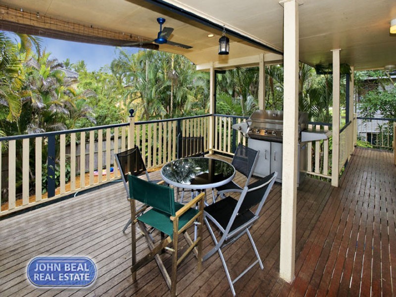 45 Oyster Point Esplanade, Scarborough QLD 4020