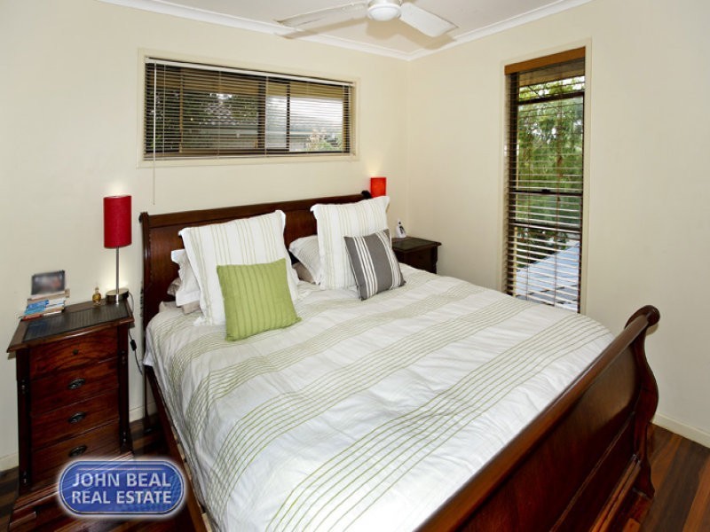 45 Oyster Point Esplanade, Scarborough QLD 4020