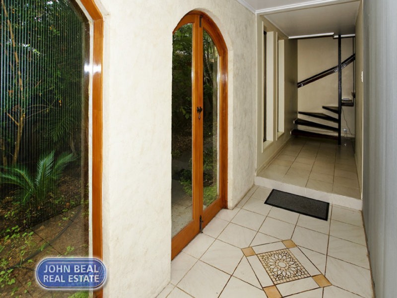 45 Oyster Point Esplanade, Scarborough QLD 4020