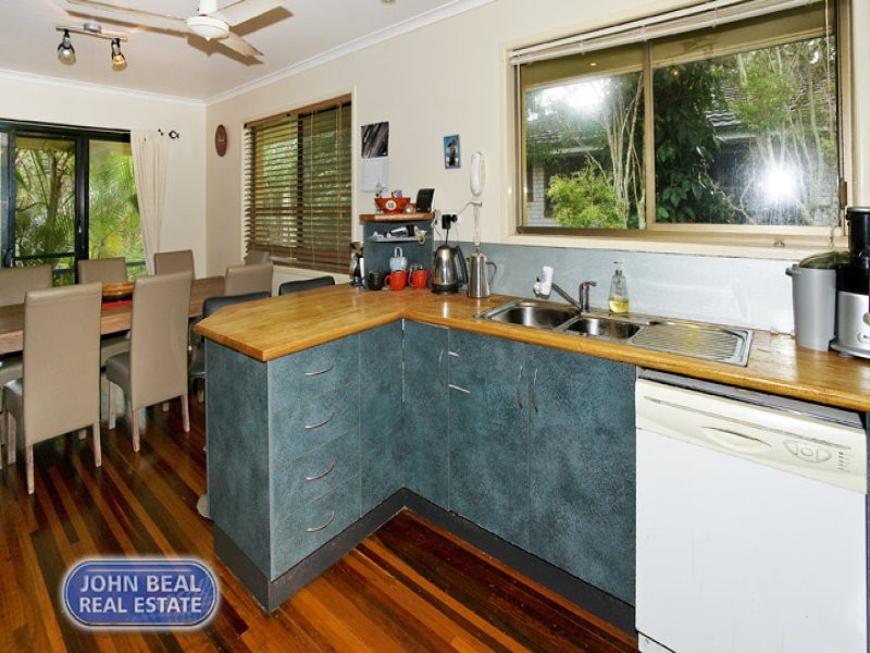 45 Oyster Point Esplanade, Scarborough QLD 4020