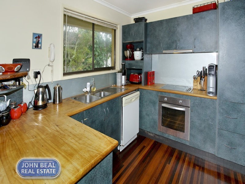 45 Oyster Point Esplanade, Scarborough QLD 4020