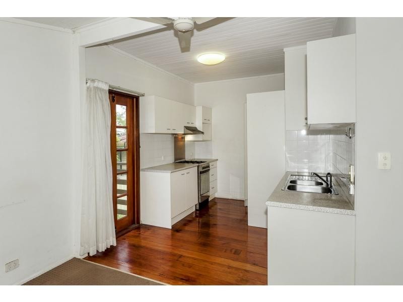 33 McAneny Street, Redcliffe QLD 4020