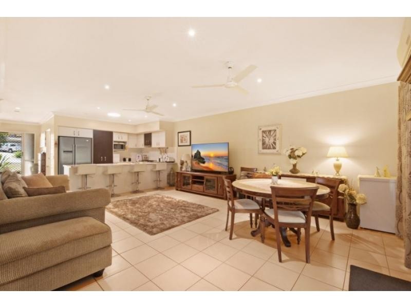 2/73 Glasshouse Circuit, Kallangur QLD 4503