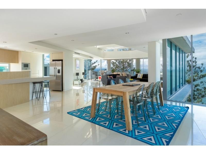 15/16 Prince Edward Parade, Redcliffe QLD 4020