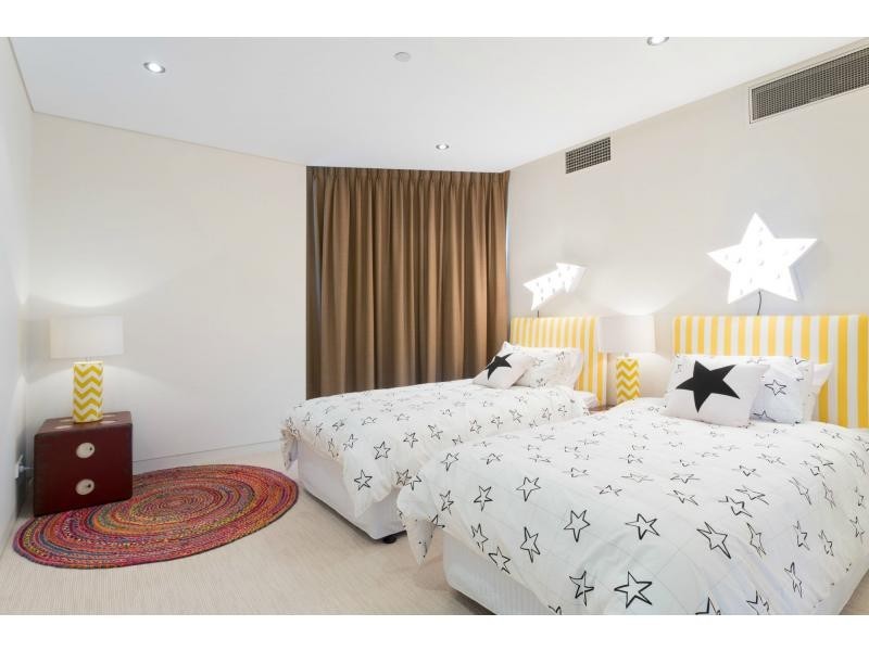 15/16 Prince Edward Parade, Redcliffe QLD 4020