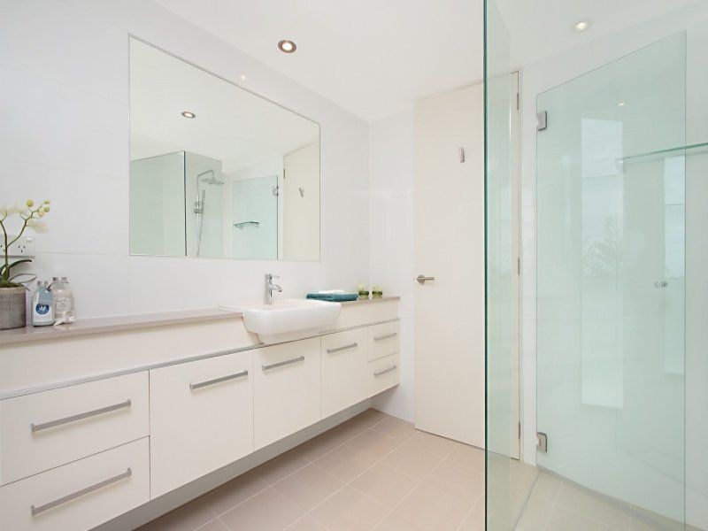 15/16 Prince Edward Parade, Redcliffe QLD 4020