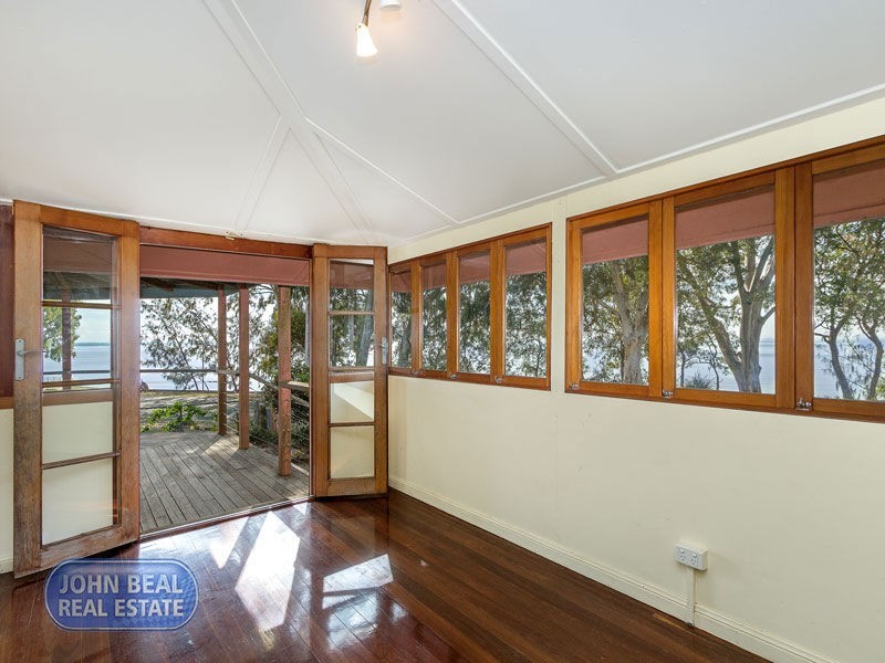 39 Esplanade, Deception Bay QLD 4508