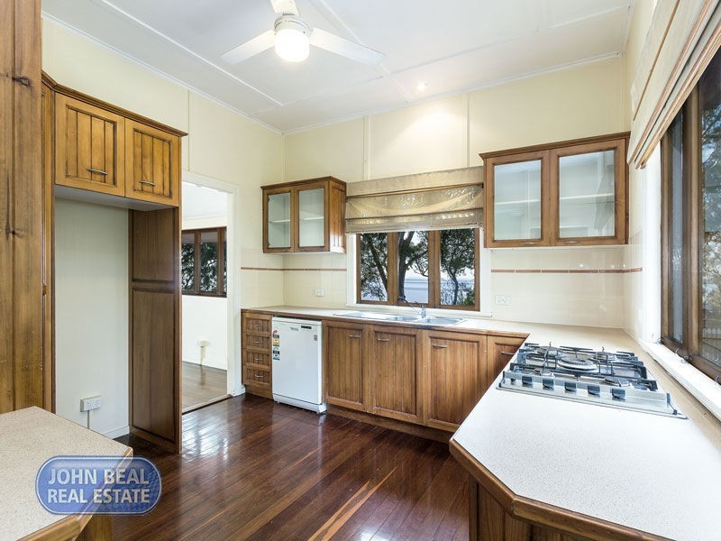 39 Esplanade, Deception Bay QLD 4508