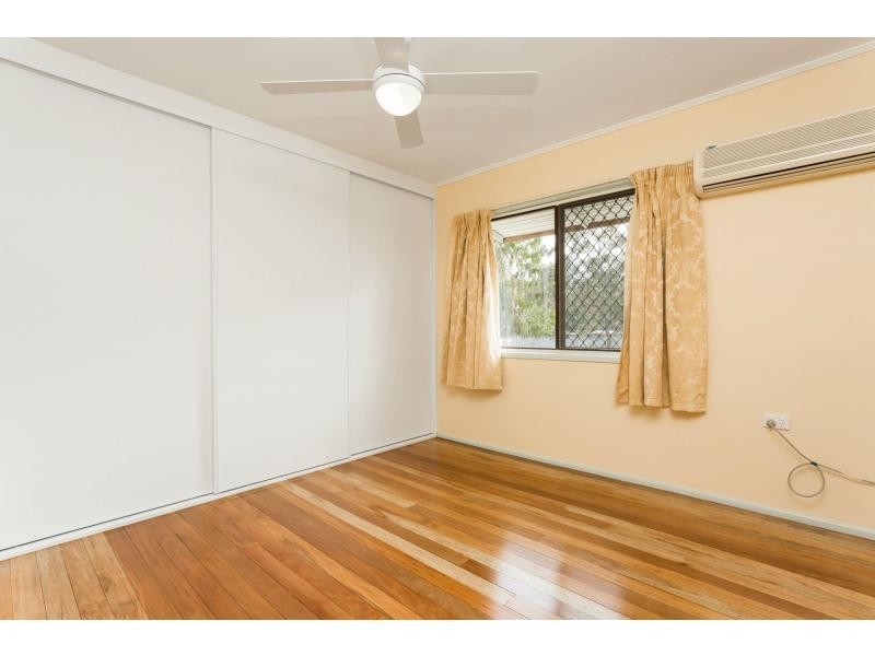 121 Scarborough Road, Redcliffe QLD 4020