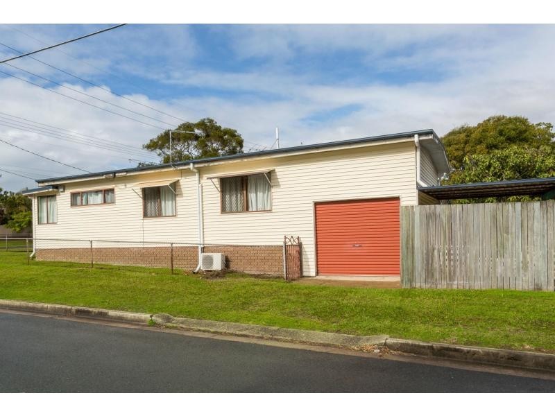 121 Scarborough Road, Redcliffe QLD 4020