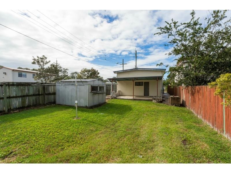 121 Scarborough Road, Redcliffe QLD 4020
