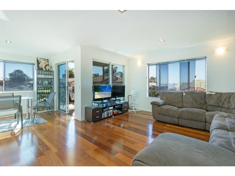 6/6 Georgina Street, Woody Point QLD 4019