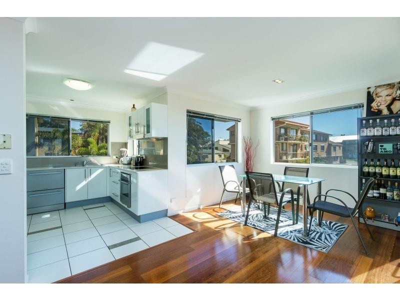 6/6 Georgina Street, Woody Point QLD 4019