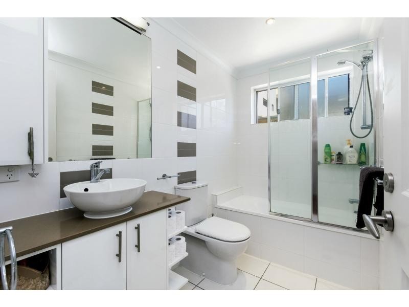 6/6 Georgina Street, Woody Point QLD 4019