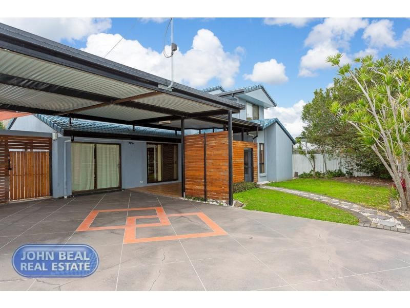 27 Benson Street, Scarborough QLD 4020