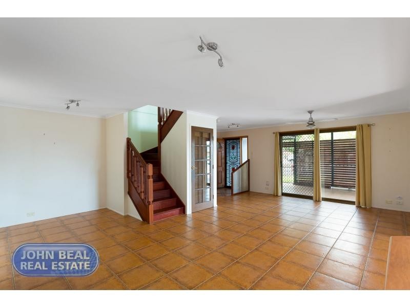 27 Benson Street, Scarborough QLD 4020