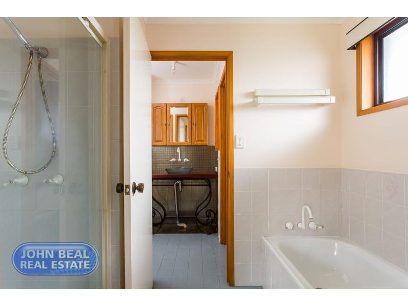 27 Benson Street, Scarborough QLD 4020