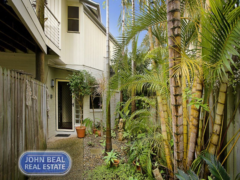 25 Thurecht Parade, Scarborough QLD 4020