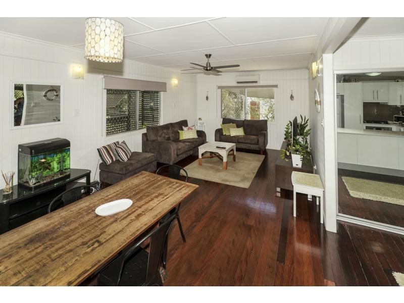 217 Scarborough Road, Scarborough QLD 4020