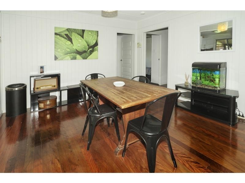 217 Scarborough Road, Scarborough QLD 4020