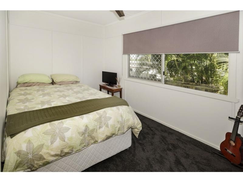 217 Scarborough Road, Scarborough QLD 4020