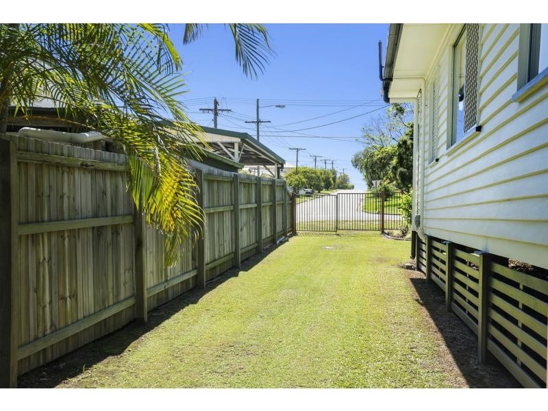 217 Scarborough Road, Scarborough QLD 4020