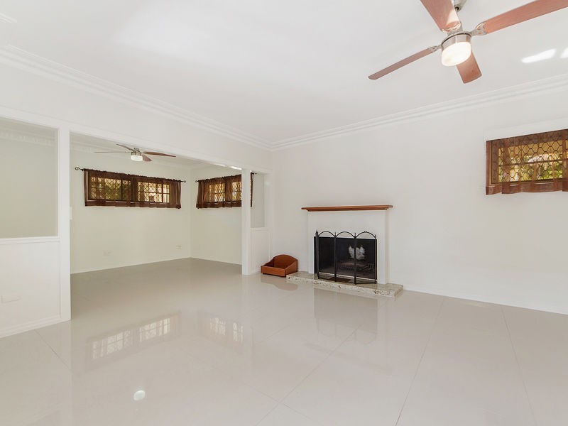 43 Griffith Road, Scarborough QLD 4020