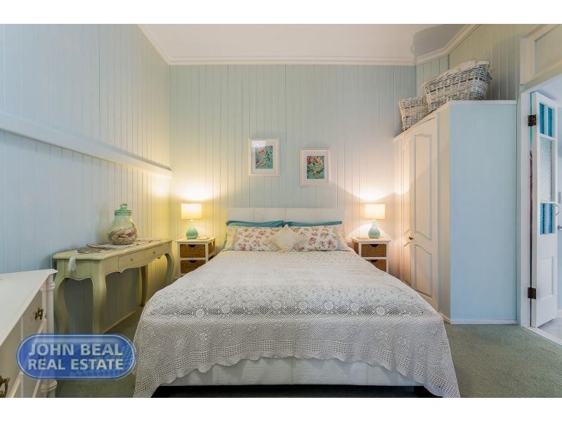 14 Steven Street, Redcliffe QLD 4020