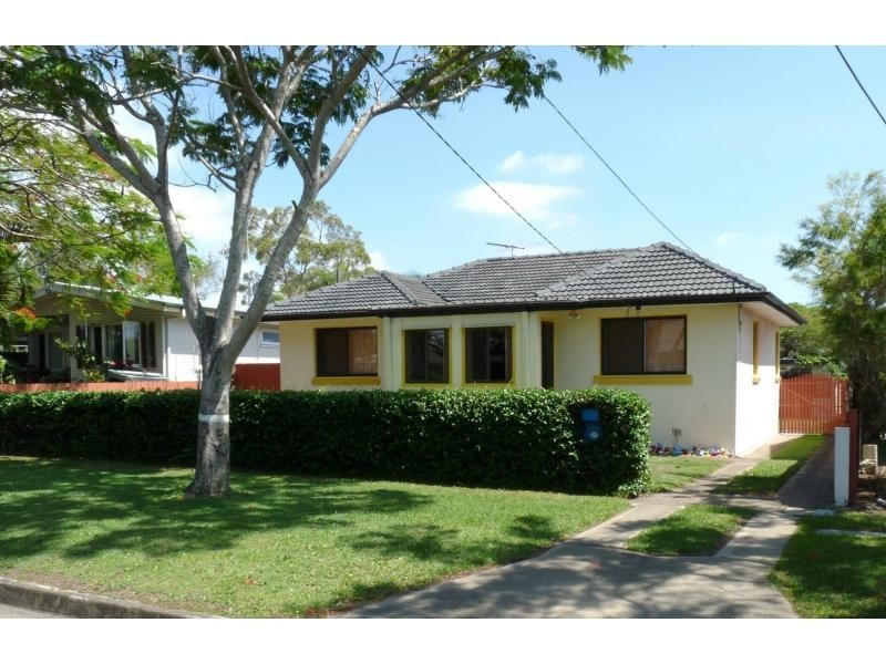 24 Centaur Street, Redcliffe QLD 4020