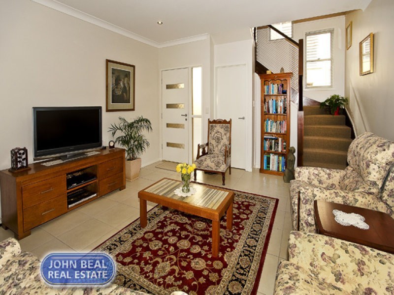 Unit 3/415 Scarborough Road, Scarborough QLD 4020