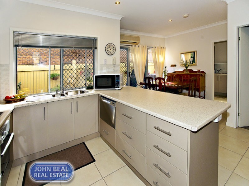 Unit 3/415 Scarborough Road, Scarborough QLD 4020